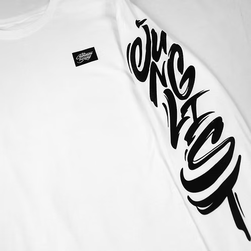 UNCOMMON BEING - JUNGLIST SCRIPT 2.0 L/S WHITE