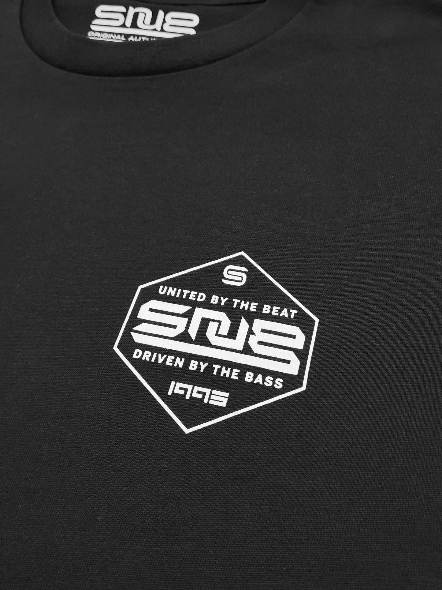 SNUG - CUBE - Black Tee