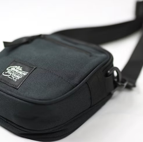 UNCOMMON BEING - COMPACT SHOULDER BAG