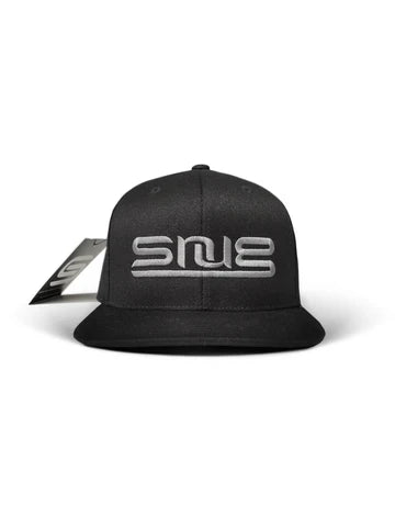SNUG - CLASSIC LOGO - BLACK STRUCTURED SNAPBACK